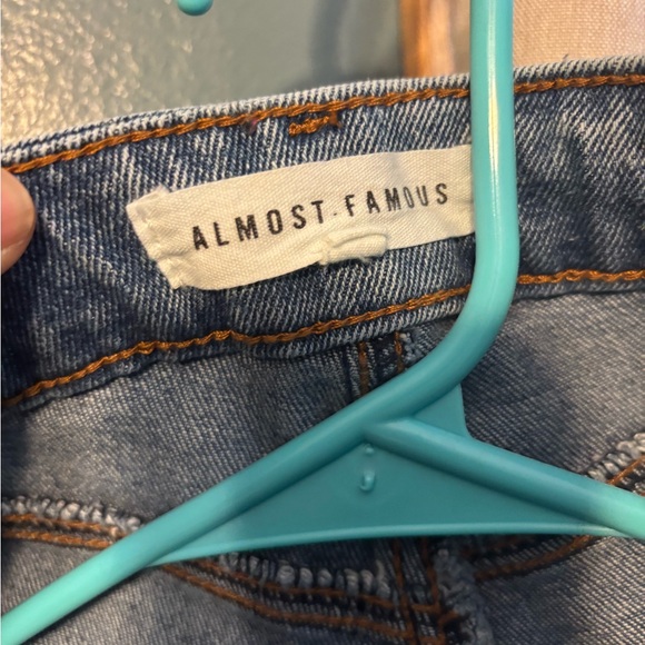 ALMOST FAMOUS LIKE NEW SIZE 0 flare jeans - Picture 2 of 6